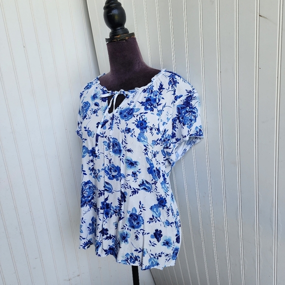 Papermoon Woman’s Blouse Blue White Rose Floral Short Sleeve Rayon Tie Sz M - Picture 2 of 11